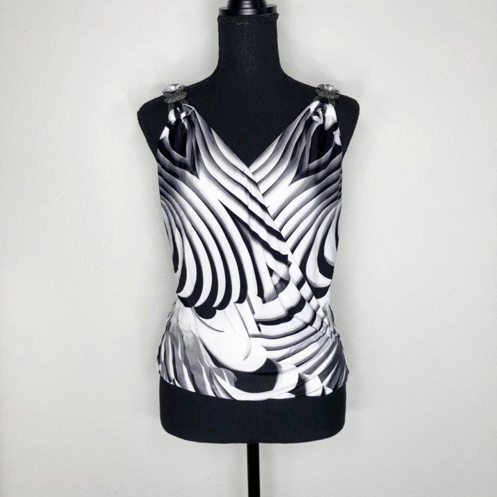 Bebe Black & White Abstract Print Cross Front Sleeveless Blouse